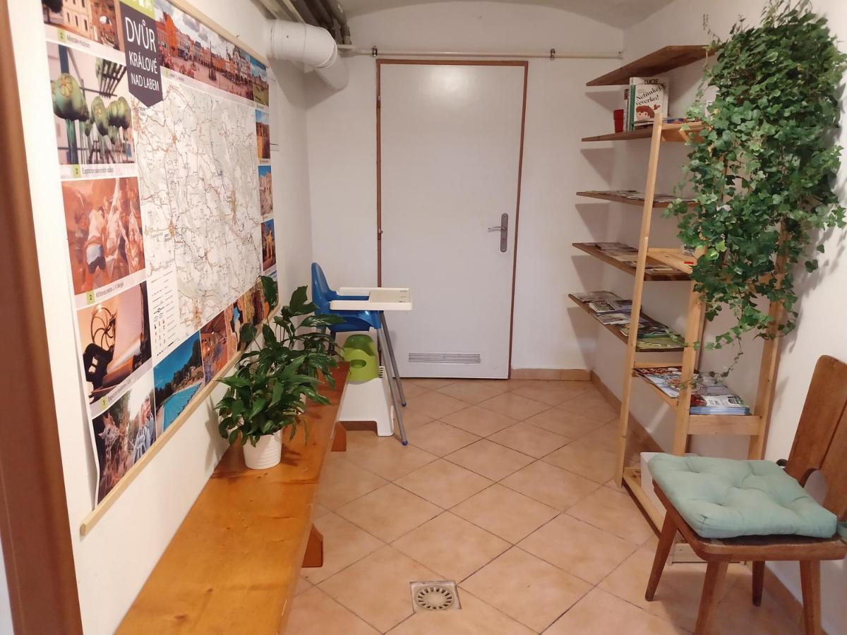 Penzion Slunecnice Dvůr Králové nad Labem Екстериор снимка
