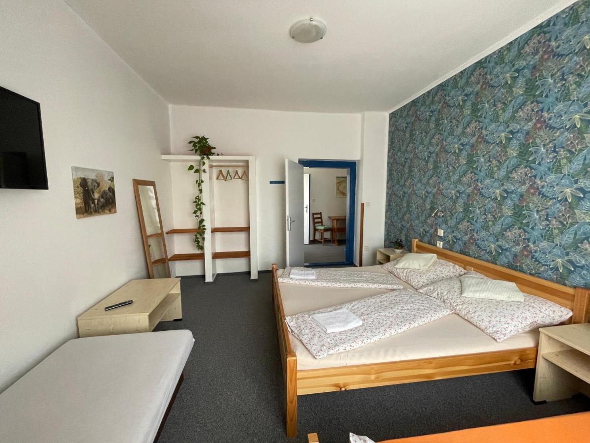 Penzion Slunecnice Dvůr Králové nad Labem Екстериор снимка